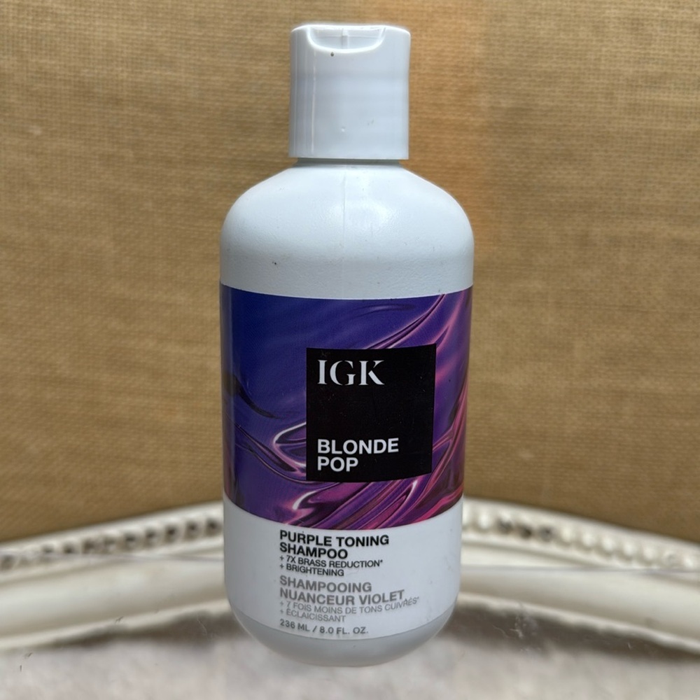 IGK  | Blonde Pop Shampoo, 8 fl oz - Picture 2 of 7